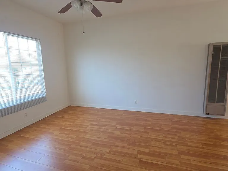 828 S Glendale Ave #15 — Photo 6