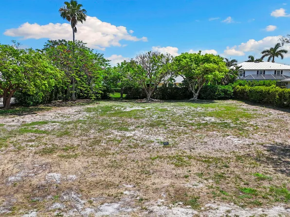 574 Tigertail Ct, Marco Island, FL 34145