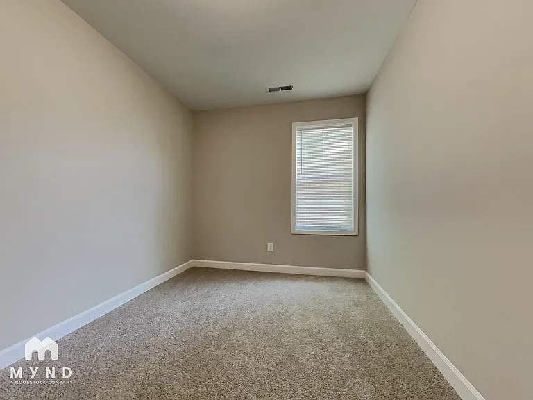 157 McKinnon Ave NE — Photo 10