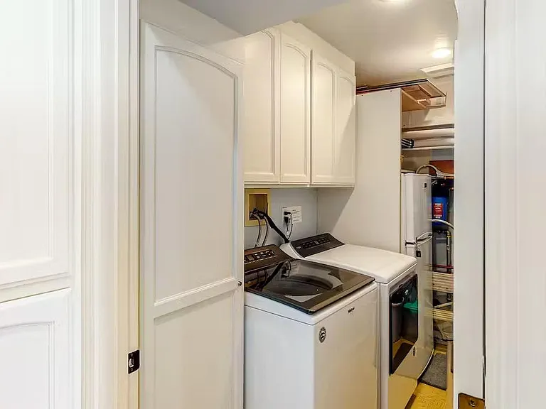 452 Oceanview Dr — Photo 34