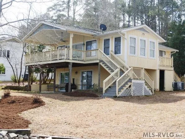 196 Country Club Dr, Gasburg, VA 23857