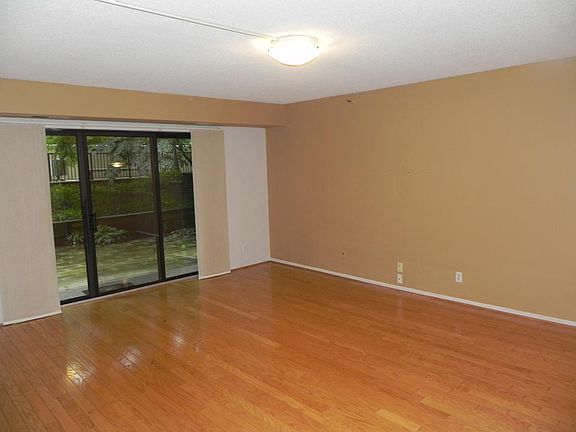 4th image of 1600 N Oak St APT 233