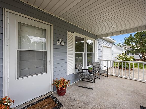 4th image of 2402 S Lakeview Drive