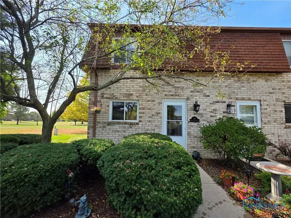 744 Fairway Dr APT 30, Wauseon, OH 43567