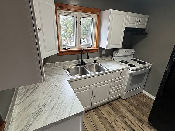 3rd image of 28 York Ave APT 1