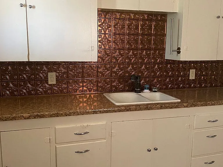 710 E Arkansas Ave — Photo 10