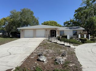 7242 Galloway Rd, Weeki Wachee, FL 34613