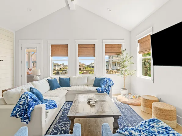 867 Bowers Ln #Id1467228p, Pt Bolivar, TX 77650