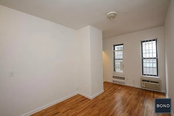 Rented by Bond New York | media 8