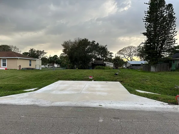 5909 Yucca Dr, Fort Pierce, FL 34982