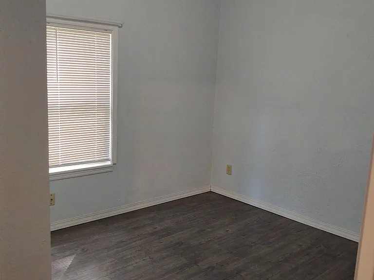13231 Taylor St SW — Photo 5