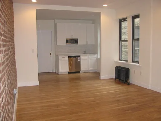 Rented by PMG Real Estate  | media 41