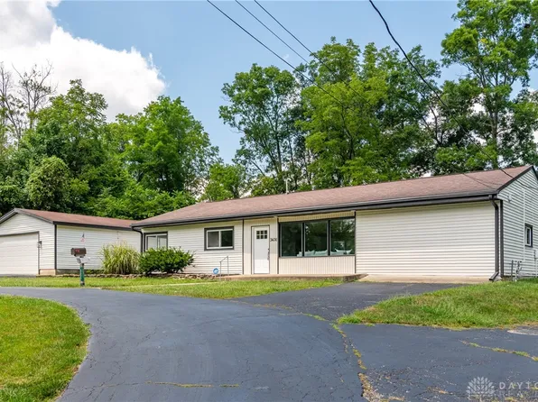 3436 Suburban Dr, Dayton, OH 45432