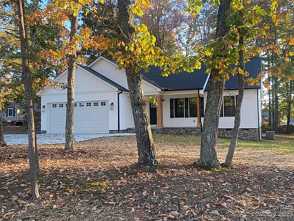 3rd image of 117 McAllister Rd