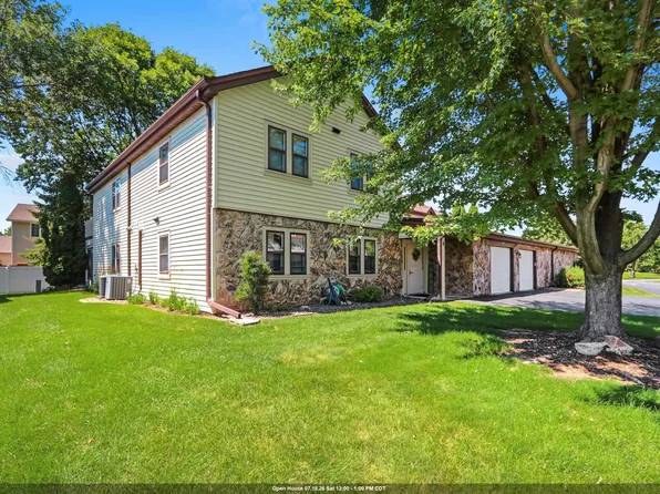 1820 Ridgeway Dr Unit 61A, De Pere, WI 54115