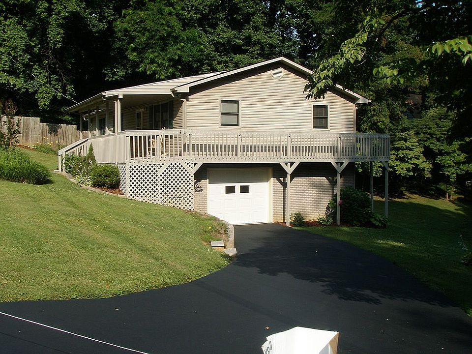 1st image of 107 Revere Cir