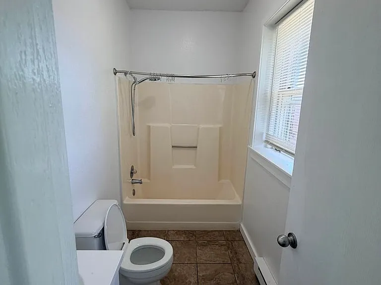 112 E Franklin St — Photo 11
