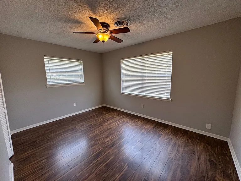 315 N Walnut St — Photo 10