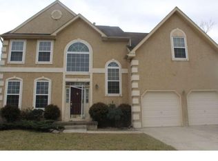 2 Duchess Dr, Sicklerville, NJ 08081