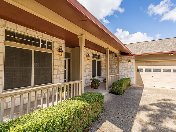 4th image of 164 Saint Andrews Loop