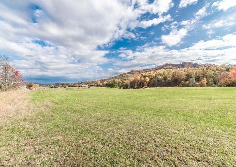1st image of 689 Sea Biscuit Ct Tract 7R-1