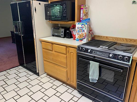 5th image of 1501 Husky Way