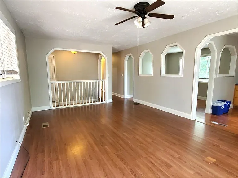 931 Auburn Rd — Photo 10