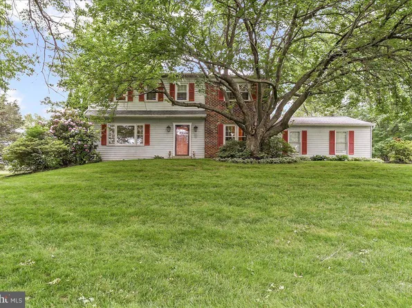 851 Gawthrops Ct, West Chester, PA 19382