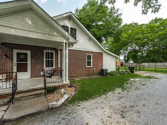 5th image of 348 E Eastland St