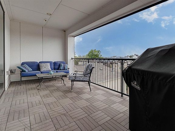 4th image of 1323 Hunters Meadow Ln