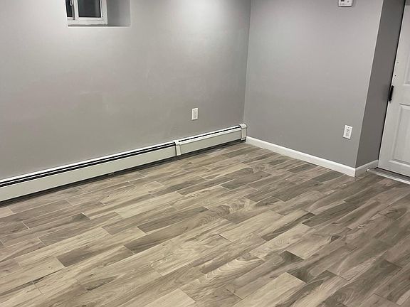 4th image of 9814 Avenue L