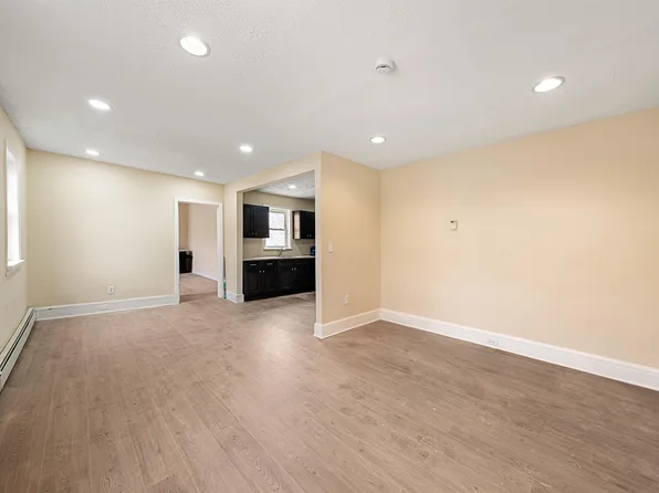 378 Avenue C image 11 of 22