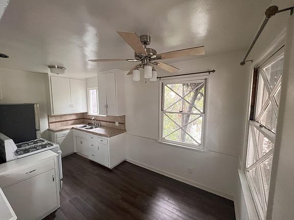 5th image of 1127 S Hayworth Ave #4