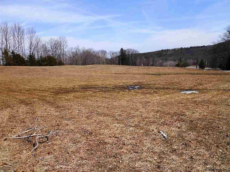 2nd image of GIFFORD HOLLOW Road
