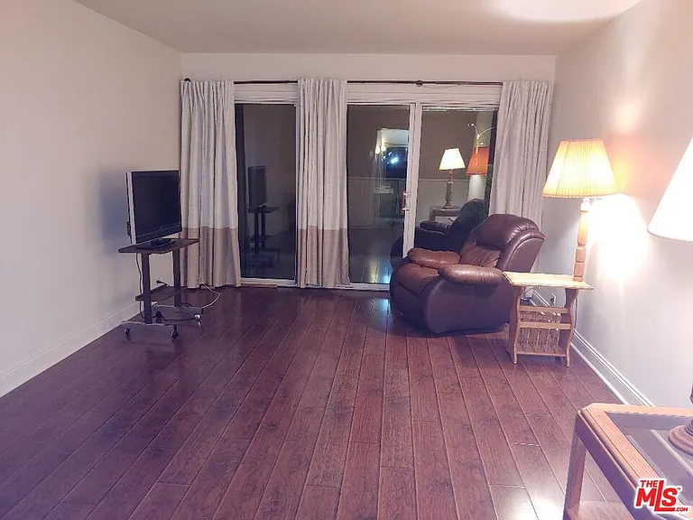23918 De Ville Way #B — Photo 23