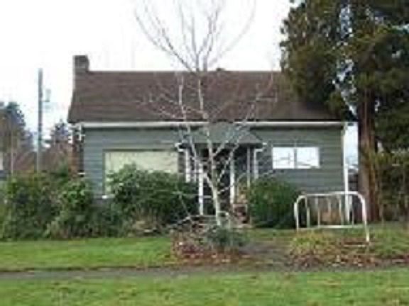 2nd image of 1220 N Oakes St