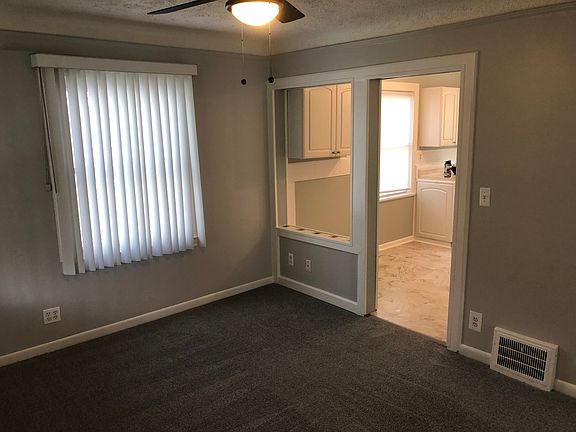 5th image of 18610 Glenmore St