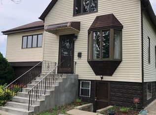 810 E 153rd St, Phoenix, IL 60426