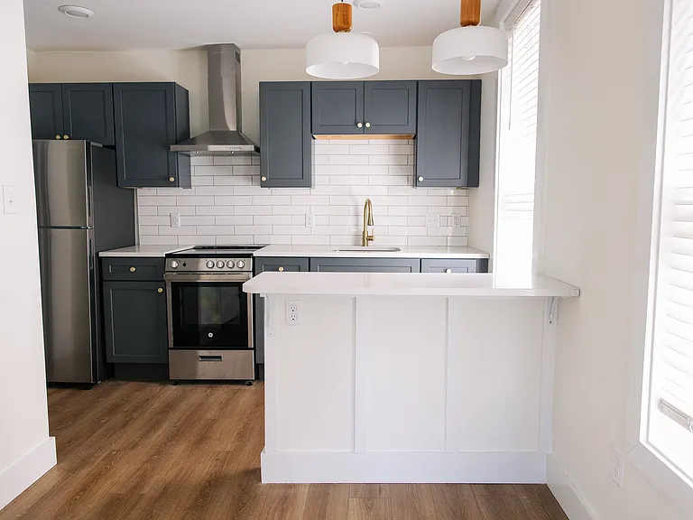 27-29 N Main St #4 — Photo 2