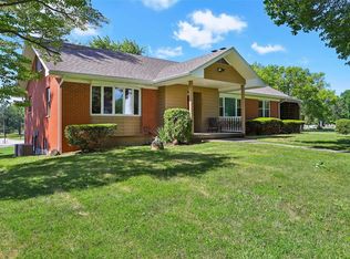 620 Clover Dr, Lebanon, IL 62254