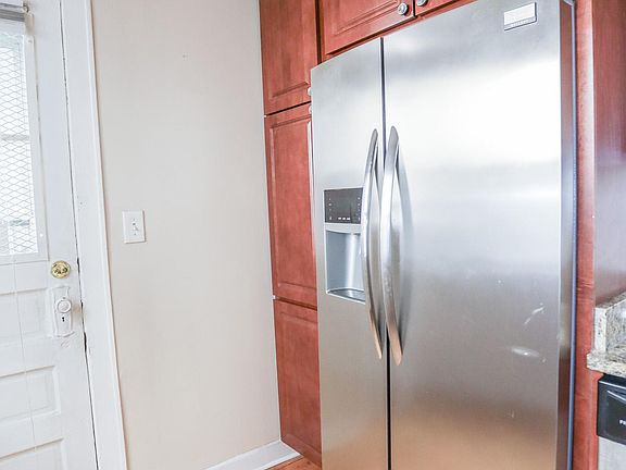 3rd image of 4919 N Damen Ave APT 3E