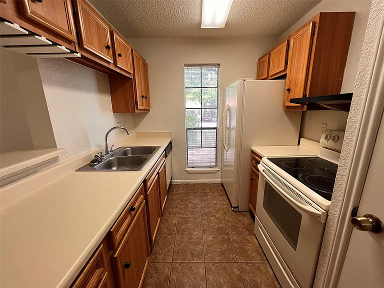 1601 Faro Dr #1304 — Photo 4