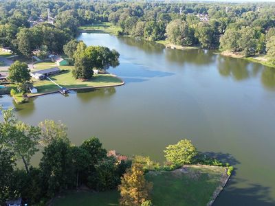 2777 W Lake Shore Dr, Memphis, TN, 38127