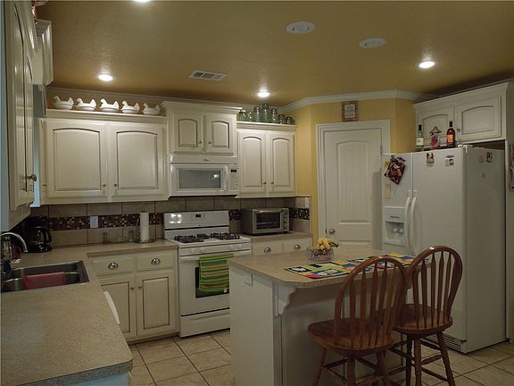 5th image of 805 Linda Ln