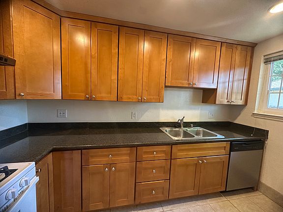 3rd image of 609 N Genevieve Ln #609