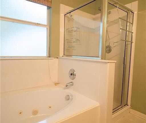 5th image of 3008-1 Blackburn Dr