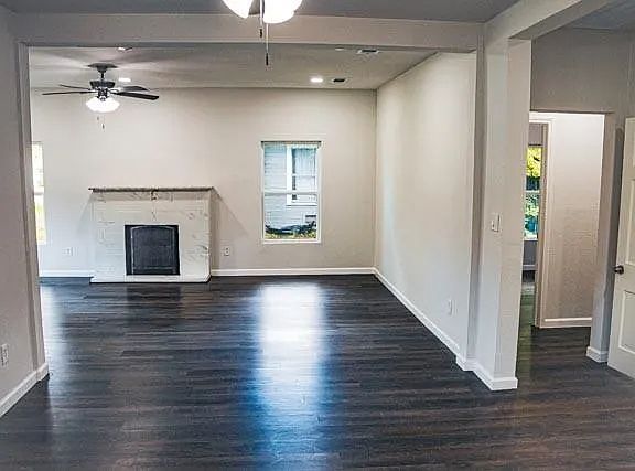 Living and Breakfast Nook