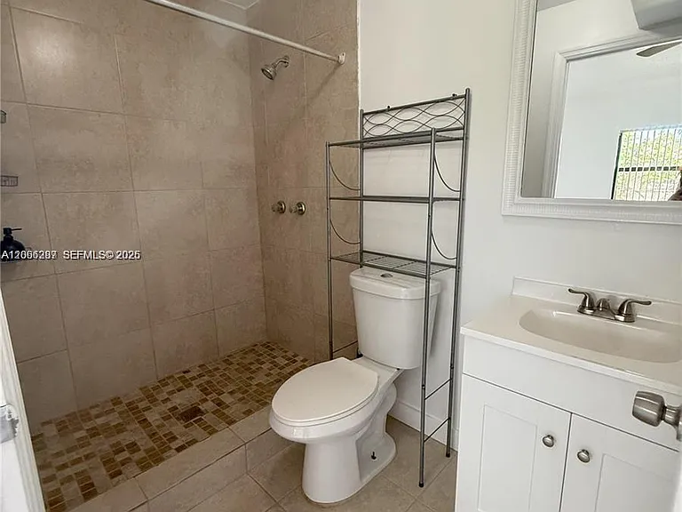 11821 SW 185th Ter — Photo 10