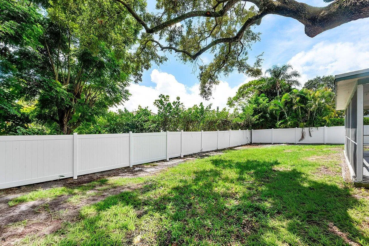 3 bed, 2.0 bath, 1170 sqft, $4,000 — Photo 4