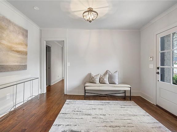 2nd image of 712 Gladstone Rd NW